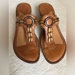 Born sandals in size 7